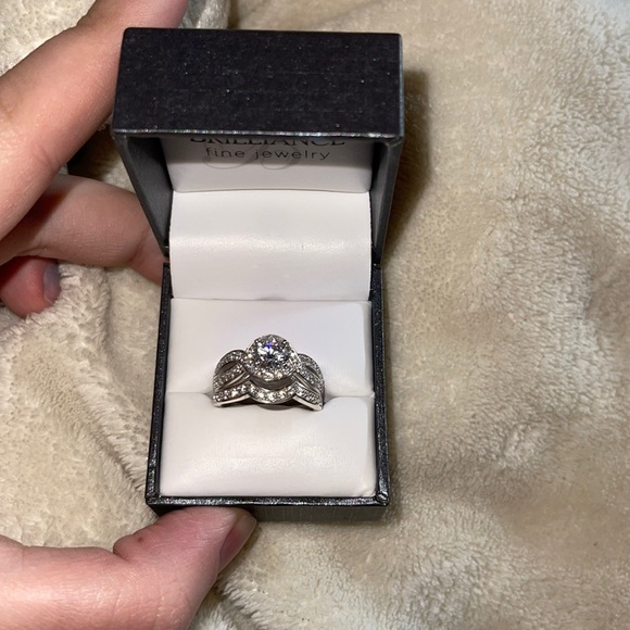 Beautiful Ring - Picture 8 of 10